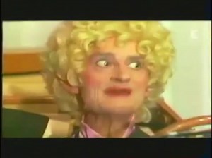 Sim et Pierre Louis : La Baronne de la tronche en biais | C'est Magnifique