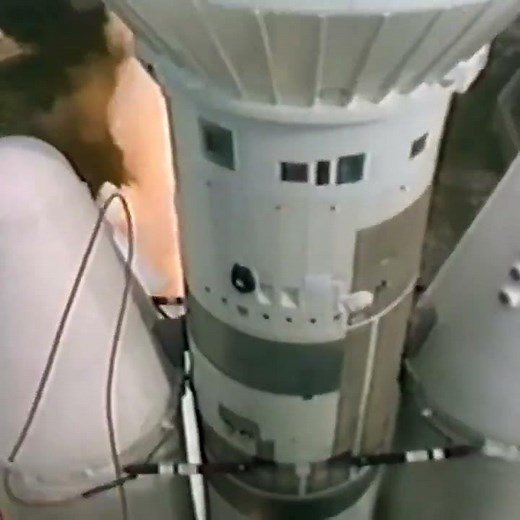 Amazing close footage of the Titan IV rocket launch