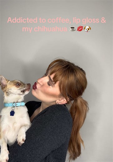 Addicted to coffee, lip gloss & my chihuahua ☕💋🐶 #Chihuahuaholic #ChihuahuaMom #DogTok #SmallDogBigAttitude #ChihuahuaLove @ismothechihuahua
