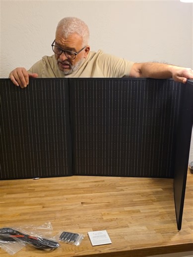 ALLPOWERS SP033 200W Solarpanel – Energie, wo immer du bist! ✅ Klappbares, tragbares Design – ideal für Camping, Boote & Wohnmobile ✅ Wasserdicht nach IP67 – selbst bei Regen einsatzbereit ✅ Perfekt für tragbare Powerstations & Off-Grid-Leben ⚡ Nachhaltige Energie, jederzeit und überall – deine Stromquelle für Abenteuer! #Solarlife #CampingGear #OffGrid #ALLPOWERS #SolarPower