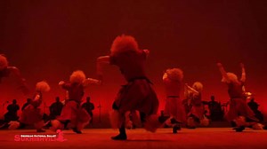 5 Kıtada 600 Turne 100 Ülkede 20 Bin Konser Toplamda 100 Milyon Seyirciye Ulaştılar… Gürcistan Devlet Halk Dansları Topluluğu Sukhishvili Dünya Basınından Seçmeler The Newyork Times Bu Grup Dünyanın En Değerli Taşı Gösterinin Kusuru ise Fazla İyi Olması The Washington Post Dünyanın En İyi Dans Topluluğu. Gürcistan Ulusal Balesi, Milano'daki ünlü "La Scala" sahnesinde dünya rekoru kıran tek dans topluluğu oldu. Konser ortalığı karıştırdı: Tiyatronun perdesi 14 kez çekildi, böylece perdenin 11 kez