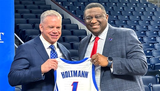 DePaul athletic director DeWayne Peevy gets contract extension through 2031