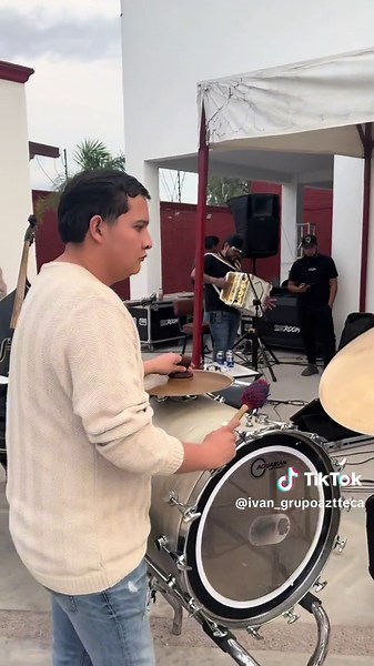 Bienvenidos A Zacatecas: El Fantasma y Grupo Azteca