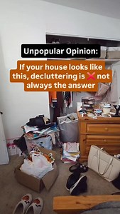 Pro organizers don’t want you to know this❗ Decluttering is about making decisions on what stays and what goes. But if your home is already covered in stuff you want to keep, like clothes you wear, papers you need, toys your kids play with… Then decluttering ❌ won’t solve the mess in front of you. 📢 That’s where overhauling comes in. Overhauling is the process of resetting the mess. Like finding a spot for the things you’re keeping, clearing the surfaces, and getting your space back to baseline