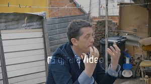 "A munesh me m'i marr kpucat Gucci edhe orën Rolex?" 😂 Skeçi "Fushata" veç ONLINE n'gjirafaVideo 👉🏻 https://gj.al/PpMI6s | Gjirafa