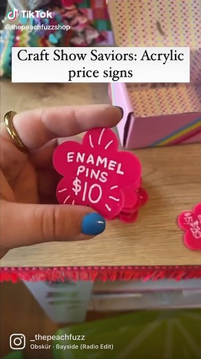 Acrylic Marketing Display: Craft Show Booth Must-Have!