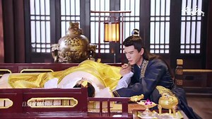 El drama Lascivious Lady 2 publica MV, no tiene fecha de estreno. Sinopsis Comienza otra aventura para la princesa que se encuentra en el centro de una conspiración. Pensando que puede confiar en Zhong Wumei, se sorprende al saber que él la dejó para casarse con otra mujer. Lin Luojing descubre accidentalmente que la mente maestra detrás de la conspiración que ha puesto repetidamente en peligro su vida no es otra que su padre, que no lo pensará dos veces para usarla para su propia ambición. Zhon