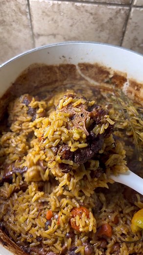 Delicious Oxtail Pelau Recipe for the New Year | Food Blogger