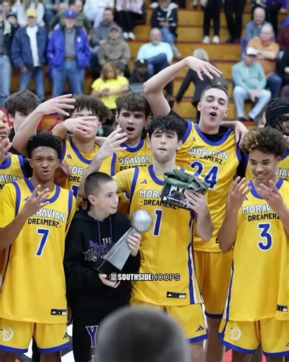 Kyle Doiron on Instagram: "Class of 2027 guard Isaac Ellis has committed to Louisville, he tells me. 🔴 Ellis leads @ote in scoring, currently averaging 30.4PPG 💪"