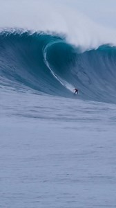 Cortes Bank. 🏄🏻: @justinedupont33 🎥: @johnny_decesare #CortesBank #Surf #Waves | Waves
