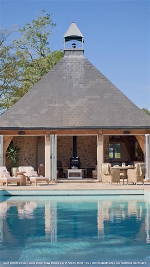 📍READY FOR A CHANGE OF ADDRESS? POV: Your new house in North Yorkshire comes with a heated pool, tennis court, stables, a private boating lake and £500,000 in cash. For your chance to make this dream a reality, enter the Yorkshire House Draw. And here's the best part. You'll be supporting Refuge to help provide safe homes for women and their children escaping abuse. Enter now for your chance to win. | Omaze UK