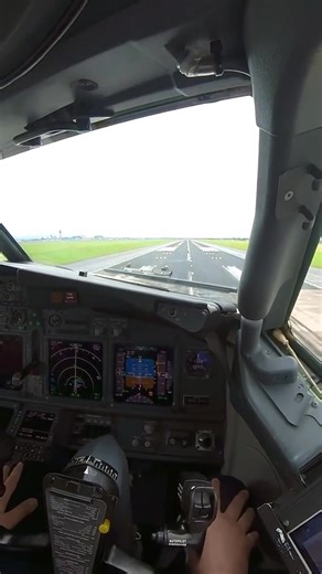 Boeing 737NG Landing in Amsterdam #Shorts-002 | Marco.vc23