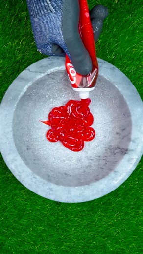 Faiz Meeran on Instagram: "Oddlysatisfying crushing toothpaste into slime 😱 #satisfying #crushing #slime"