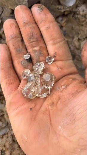 Meet HerkimerDiamond — Nature’s Lightning Crystal