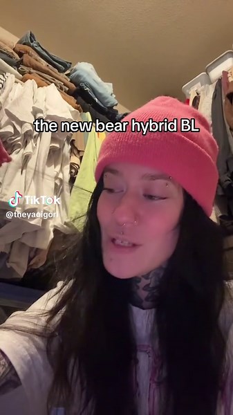 설베인 is the title. i will let yall know when it’s released :) other BLs mentioned: write me, touch me, read me and mr wolf is violently smothering me with love on lezhin #foryoupage #blmanhwa #blrecommendations #mpreg