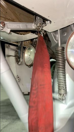 Installing the Ground Lock Safety Pin #landinggearpin #safetylock #aviation