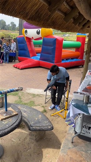 Not just our birds that’s entertaining 🦜 our humans are as well. At our market today. | Brainy Birds - Parrot Rescue and Rehabilitation