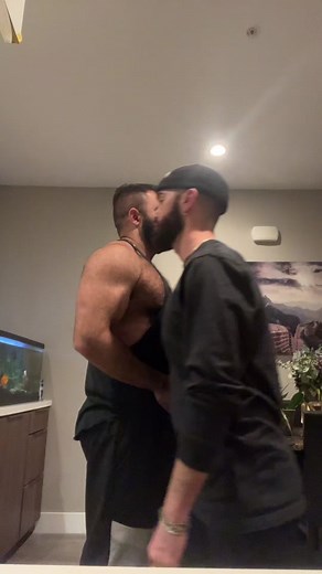 Persian Wolf 🐺 (@persiandaddyxxl)’s videos with Excuse me BRUHH - Castro🇭🇹