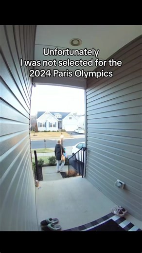 Adorable Life with Yellow Labs! 🐾 Life is never dull with our three fur babies! We have two energetic Labs and a little Chihuahua, and they all perk up at the slightest sound. 😂 @Lyne04, I can totally relate to you! 🤣 My parents’ Beagle and my 1-year-old Lab are the best of friends too! 🌟 It’s so funny how every time I eat, my Staffy feels like she needs to get in on the action. She looks so sad when I don’t give her chocolate! 😭💔 Who can resist those pleading eyes? Anyone else feel the sa