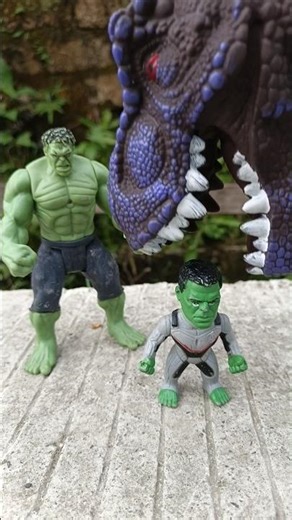 Dinosaur Turns The Small Hulk Into Big One #spiderman #hulk #marveltoys