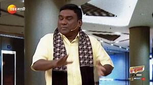 सेम टू सेम नवरा. #ChalaHawaYeuDya #CHYD #EntertainmentchaDhamaka #ZeeMarathi आता तुमची आवडती मालिका कधीही कुठेही पाहण्यासाठी https://zee5.onelink.me/RlQq/fmDownloadZEE5App या लिंकवर क्लिक करा. | Zee Marathi