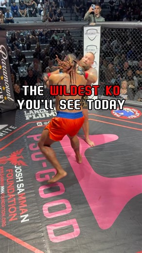 7.3K views · 53 reactions | Did a whole victory lap mid fight 鸞 ••••••••••••••••••••••••••••••••••••••• There’s different kinds of wild and this is its own class. @2tontonyciampa legit did a full victory lap mid fight and then finished his opponent with a series of knees. We don’t know which was more impressive but the ref sure was enjoying the show  | Combat Night | Facebook