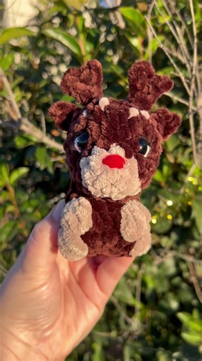 Reindeer pattern by Lovely Loopsies. Yarn ‪@michaels‬