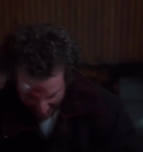 Marv steped on a nail and Harry’s head is on fire but their screams are replaced with Oscar, Ernie and Bernie #homealone#1990#90s#20thcenturyfox#trap#traps#homealonetraps#homealonetrap#sharktale#2004#2000s#dreamworks#marv#harry#marvstepedonanail#harrysheadisonfire#nail#fire#harryscreaming#marvscreaming#🔥#fyp🔥#scream#screaming#oscar#willsmith#ernie#bernie#ernieandbernie#bernieandernie#oscarscreaming#erniescreaming#berniescreaming#bernieanderniescreaming#ernieandberniescreaming#christmas#movie#c