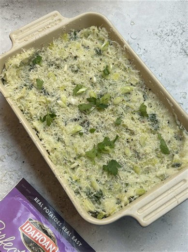 Upgrade your Perfect Mash this January 🌱🥔 This green vegetable mash combines broccoli, leeks and kale with our Roasted Garlic Perfect Mash for a vibrant, flavour-packed side. Loaded with veggies, it’s healthy, colourful and the perfect way to add extra greens to your plate 💚 #instantmash #mashrecipes #veggies #plantbased #healthydinner