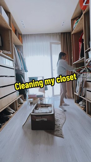 Closet Cleanout Transformation: Declutter Your Space!
