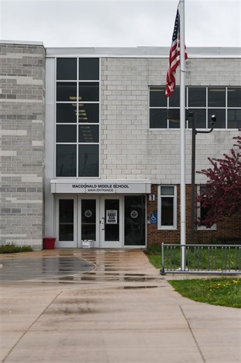 East Lansing middle school threatened. Classes to go on with police presence