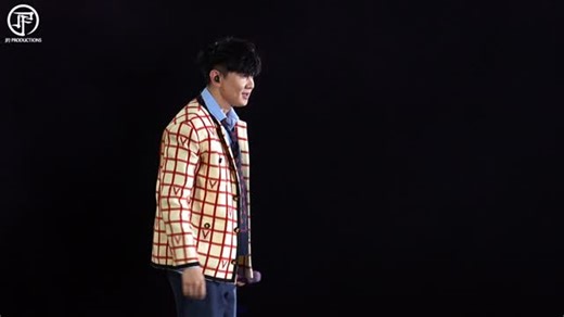 JJ Lin on Instagram: "林俊傑 JJ Lin / A-Lin - 《輸了你贏了世界又如何》Losing You, What Does It Matter If I Win The World- JJ20 FINAL LAP 北京現場版 Live in Beijing JJ20世界巡迴演唱會的第100場 我們在北京鳥巢迎來了 A-Lin @lulin168 好幾年前她來參加節目錄影的那一集 我翻唱了《輸了你贏了世界又如何》 一首少年時影響自己甚遠的歌曲 也是爸爸的最愛之一 特別的日子 精選的歌曲 謝謝 A-Lin 為當晚的 JJ20 舞台 呈獻了完美的精彩！ 100 shows, one epic night at the Bird’s Nest. Joined by @lulin168, we brought to life one of my dad’s favorite covers — a song that shaped my earliest memories of music. Full circle, full heart. 🔥 《輸了你贏了世界又如