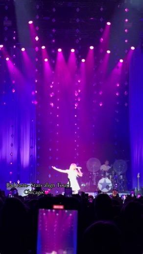 Freya Skye: Bad Taste Performance at Stars Align Tour in Chicago