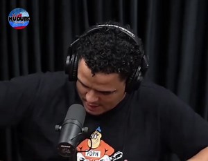 Mais uma vez o Kuduro foi momento de atracção num dos maiores podcasts do Brasil, PodPah. Momentos do programa Sempre a Subir apresentados por Sebem tem viralizado mundo a fora e por isso a afirmação dos podcasters brasileiros reconhecendo o Man Sibas como Rei do Kuduro. #ilovekuduro #Kuduro #tudopelokuduro #sempreasubir | I Love Kuduro