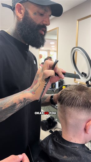 Professional Barbering Techniques: Master the Scissor Hold!