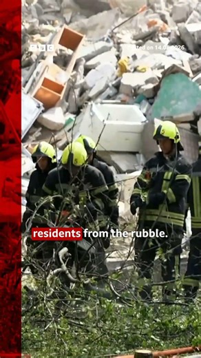 Rescuers pull dead from rubble of Kyiv flats after Russian strikes. #Ukraine #BBCNews