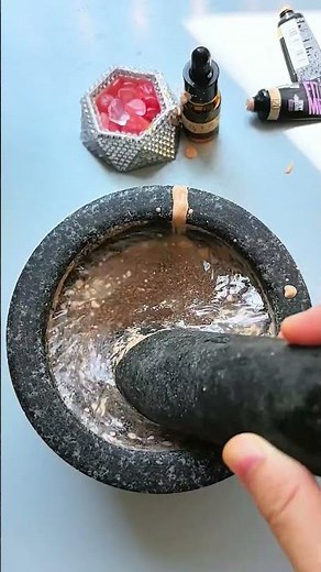 Liquid foundation mask