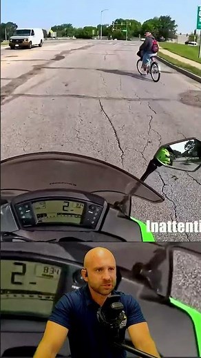 How to react correctly and prevent a crash #motorcycle #motorcyclecrash #shorts