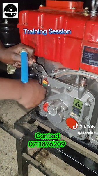 This 7.5hp diesel chopper has an output capacity of 350-750 kg/hr for dry feeds such as hay, maize stalks, and corn, and 3-5 tons/hr for green materials like corn stalks and napier grass. The price is Ksh 75,000 and we offer delivery service and it's payment on delivery. For further inquiries contact 0711876209 #silage #farmtok #agribusinesskenya #Agriculture #smartfarming