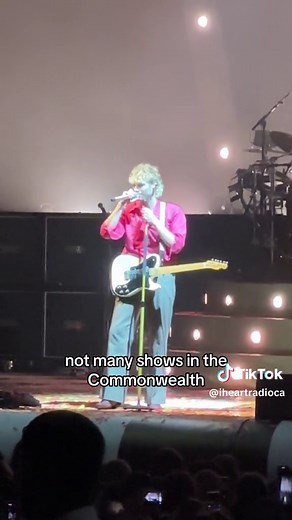 Luke from @5 Seconds of Summer thanks the fans for sticking with them for so long and how much they love coming back to Canada!! 🥹💖🇨🇦 #lukehemmings #5sos #toronto #5secondsofsummmer #5sostoronto #livemusic #canada