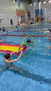My little group of 2-year-olds, running across the pool mat and diving through a hoop like tiny champions. Astonishing? Completely. Advanced? Beyond their years. Joyful? Absolutely. 🤗 | Aquababy