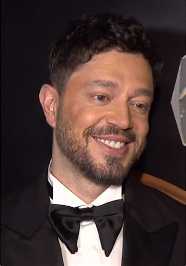 Yeni dizi geliyor! 🔥 Murat Boz, önemli bir dijital platformda yayınlanacak ters köşe bir diziyle geliyor! Çekimler Nisan ayında başlıyor ✨ #MuratBoz