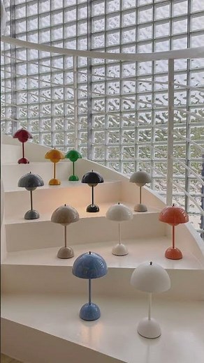 Flowerpot VP9 l Verner Panton rechargeable lamp designed in 1968