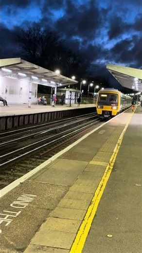 Southeastern Class 465 approaching Charlton for Slade Green #train