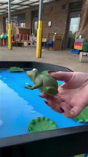 Talking Frog Small World #frog #talkingfrog #tts #waterplay #smallworld #imaginativeplay