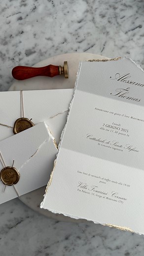 140K views · 12K reactions | Partecipazione LR con foglia oro ✨ #wedding #matrimonio #sposa #bride #bridetobe #partecipazionedinozze #weddinginspo #weddinginspiration #mywedding #silkribbon #weddinginspo #wedding2023 #weddingideas #smallbusiness #mysmallbusiness #envelope #waxseal #waxsealstamp #vellumwrap #vellumpaper #silkribbon #silkribbons | Bottega grafica | Facebook