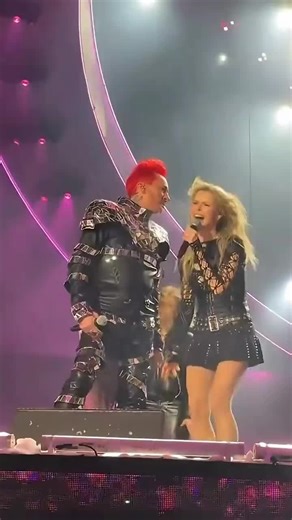 SZczęśliwego Nowego Roku!! #michalwisniewski #2025 #martawiśniewska#live #ichtroje@Ich Troje