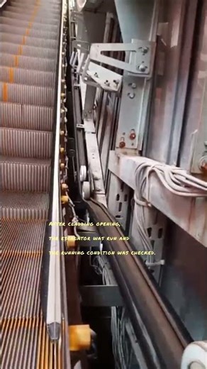 Escalator Handrail Belt Replacement | New Belt Installation Process #escalator #escalatormaintenanc