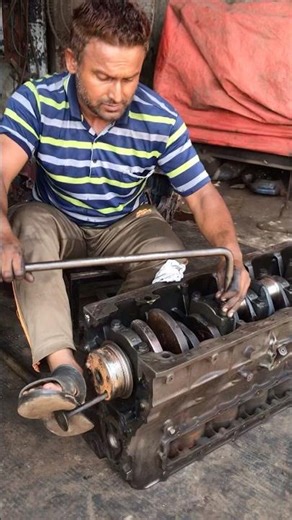 Crankshaft Installation in a Diesel Engine: Tips and Techniques #shortfeed #engineblock #mechanic