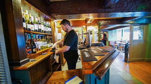 UK private sector grows at fastest rate for 11 months